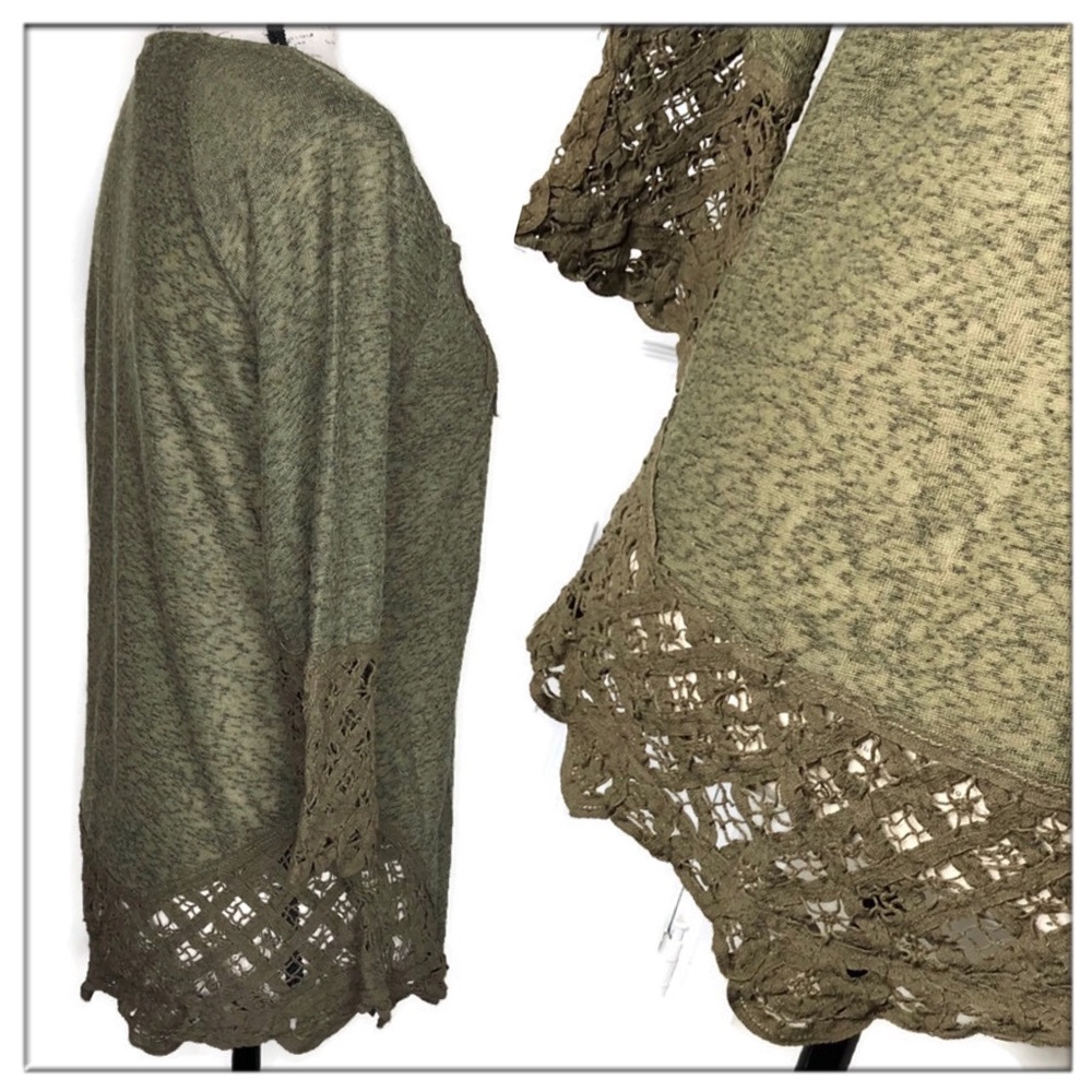 💞SOLD💞BKE Gimmicks lace  olive V-neck pullover - Picture 5 of 8